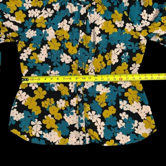 NWOT CAbi Favorite Blouse Top 4158 Slim Fit Bishop Sleeves SZ Large - Picture 11 of 14